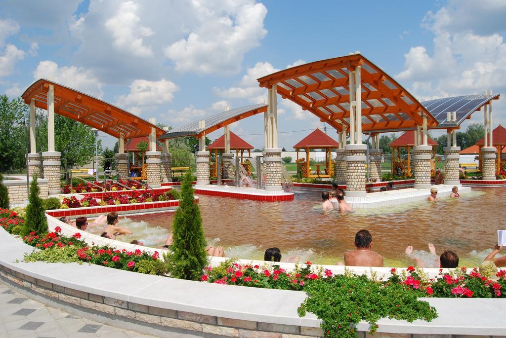 Hotel Termal Tiszaujvaros Ngoại thất bức ảnh