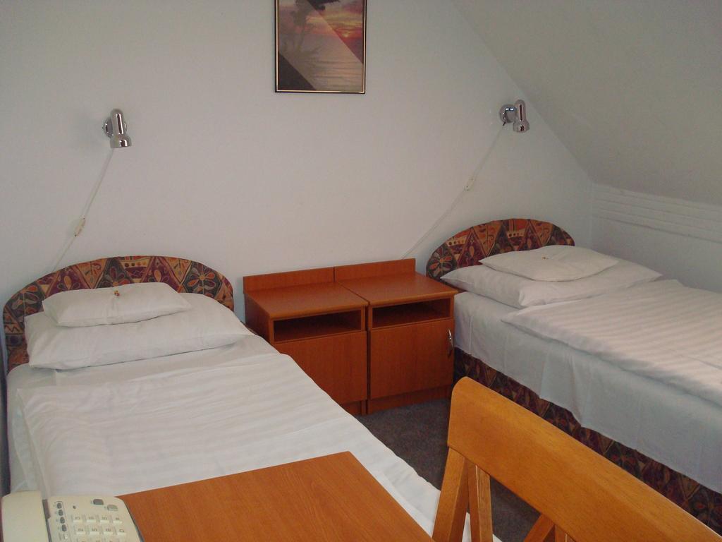 Hotel Termal Tiszaujvaros Phòng bức ảnh