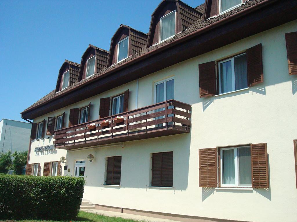 Hotel Termal Tiszaujvaros Ngoại thất bức ảnh